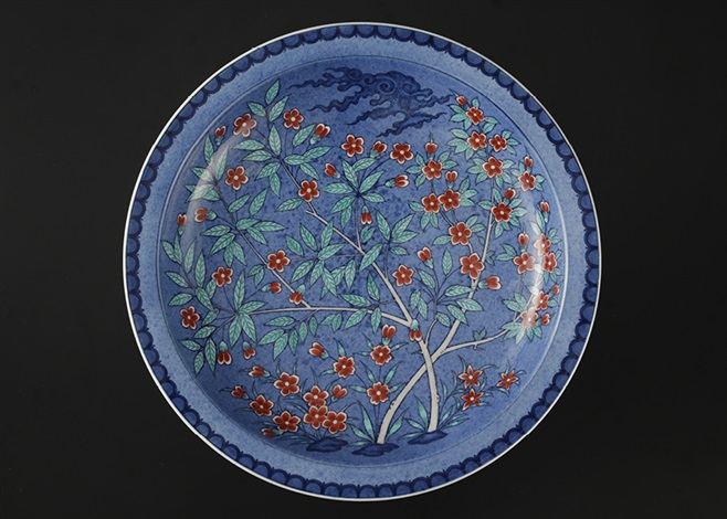 Iro-nabeshima plate with chintz design 色鍋島吹墨草花更紗文